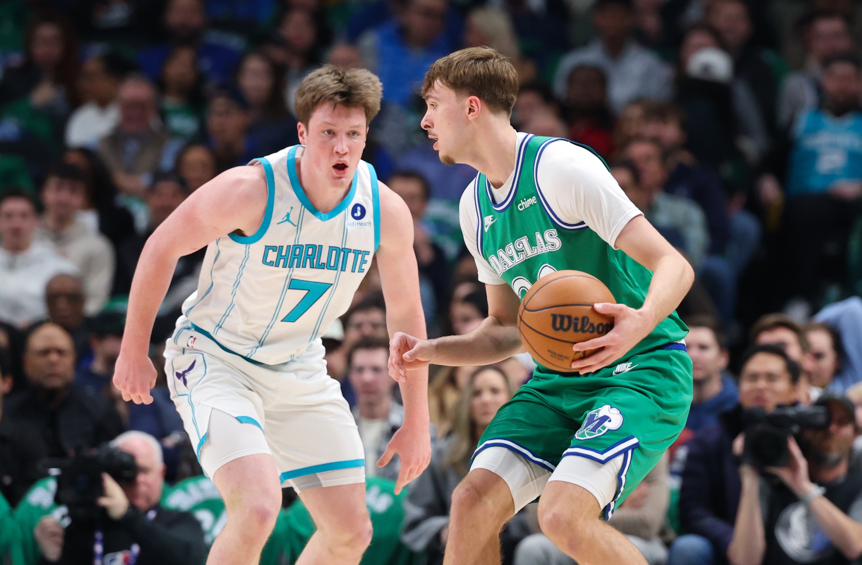 开云体育官网-【菜鸟】弗拉格连续4场30+ 克尼佩尔三分数超新秀库里 杰明26分